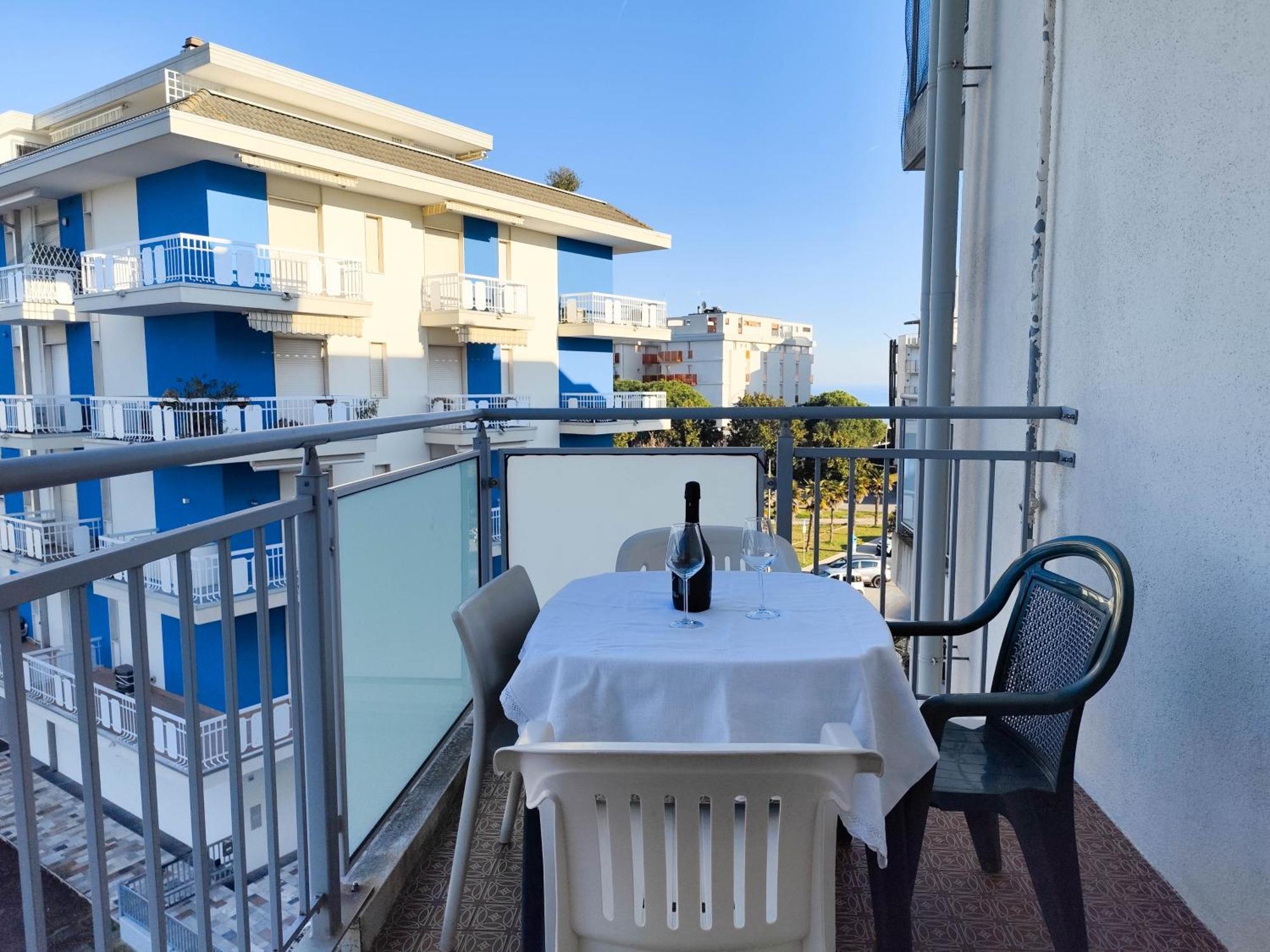 Residence Torino Lido di Jesolo Buitenkant foto